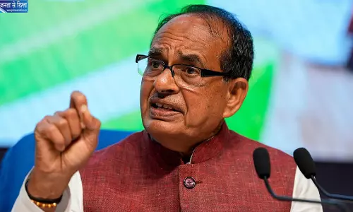 नीलगढ़ के आदिवासी परिवारों को 15 लाख का पुनर्वास पैकेज