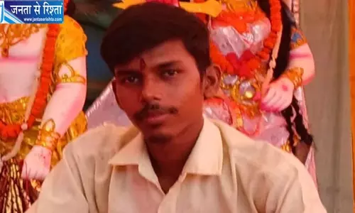 टुल्लू पंप से पानी भरते समय करंट की चपेट में आया कारपेंटर, मौत से मचा कोहराम टुल्लू पंप से पानी भरते समय करंट की चपेट में आया कारपेंटर, मौत से मचा कोहराम