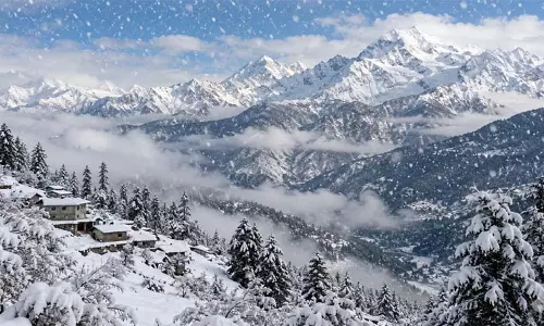 प्रदेश की चोटियों पर बर्फबारी, जनजातीय क्षेत्रों में बढ़ी ठंड, 26 से मौसम साफ