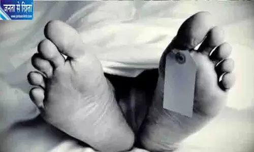 कुशीनगर में हाईटेंशन तार की चपेट में आने से युवक की मौत कुशीनगर में हाईटेंशन तार की चपेट में आने से युवक की मौत