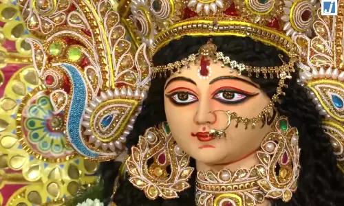कोलकाता में सांसद सुदीप बंद्योपाध्याय के घर मनाई गई लक्ष्मी पूजा कोलकाता में सांसद सुदीप बंद्योपाध्याय के घर मनाई गई लक्ष्मी पूजा
