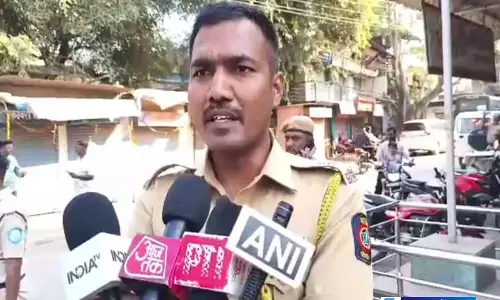 जलगांव में RSS जुलूस पर विवाद, प्रदर्शनकारियों पर पुलिस ने किया लाठीचार्ज जलगांव में RSS जुलूस पर विवाद, प्रदर्शनकारियों पर पुलिस ने किया लाठीचार्ज