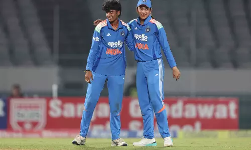 जिम्बाब्वे पर भारत का शिकंजा, स्पिनरों ने दिलाई पहली सफलता जिम्बाब्वे पर भारत का शिकंजा, स्पिनरों ने दिलाई पहली सफलता