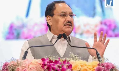 खड़गे की टिप्पणी पर भाजपा उग्र, जेपी नड्डा और शिवराज चौहान समेत बड़े नेताओं ने साधा निशाना खड़गे की टिप्पणी पर भाजपा उग्र, जेपी नड्डा और शिवराज चौहान समेत बड़े नेताओं ने साधा निशाना