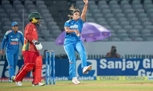 भारत की घातक गेंदबाजी, जिम्बाब्वे की आधी टीम ढेर भारत की घातक गेंदबाजी, जिम्बाब्वे की आधी टीम ढेर