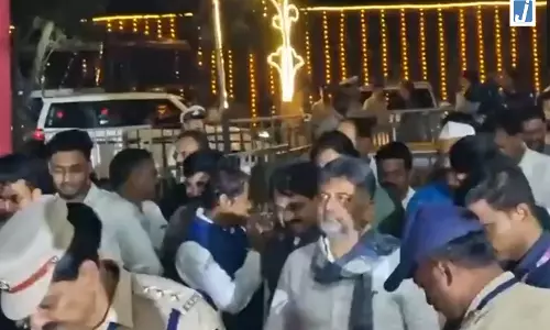 बेलगावी में 202वें कित्तूर महोत्सव का समापन, डी.के. शिवकुमार हुए शामिल बेलगावी में 202वें कित्तूर महोत्सव का समापन, डी.के. शिवकुमार हुए शामिल