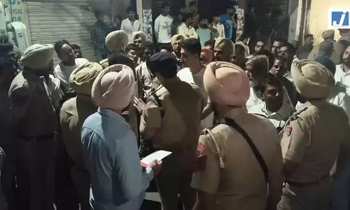 BREAKING: स्कॉर्पियो सवार बदमाशों ने बरसाईं गोलियां, 5 युवक घायल, 3 की हालत गंभीर