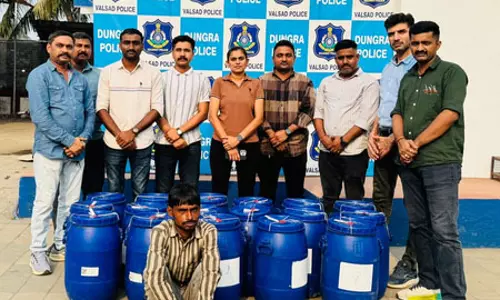 फ्लैट में छिपाकर रखा था 1.21 करोड़ का गांजा, 243 किलो से ज्यादा नशीला पदार्थ जब्त फ्लैट में छिपाकर रखा था 1.21 करोड़ का गांजा, 243 किलो से ज्यादा नशीला पदार्थ जब्त