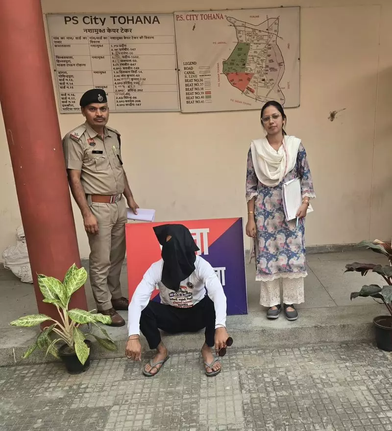 टोहाना में शिक्षक POCSO एक्ट के तहत गिरफ्तार टोहाना में शिक्षक POCSO एक्ट के तहत गिरफ्तार