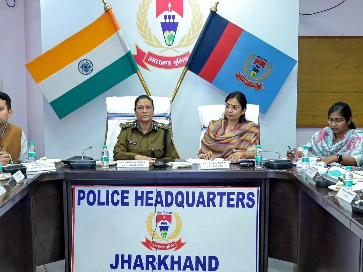 झारखंड पुलिस का बड़ा एक्शन, 18 जिलों के 87 अपराधी निशाने पर झारखंड पुलिस का बड़ा एक्शन, 18 जिलों के 87 अपराधी निशाने पर