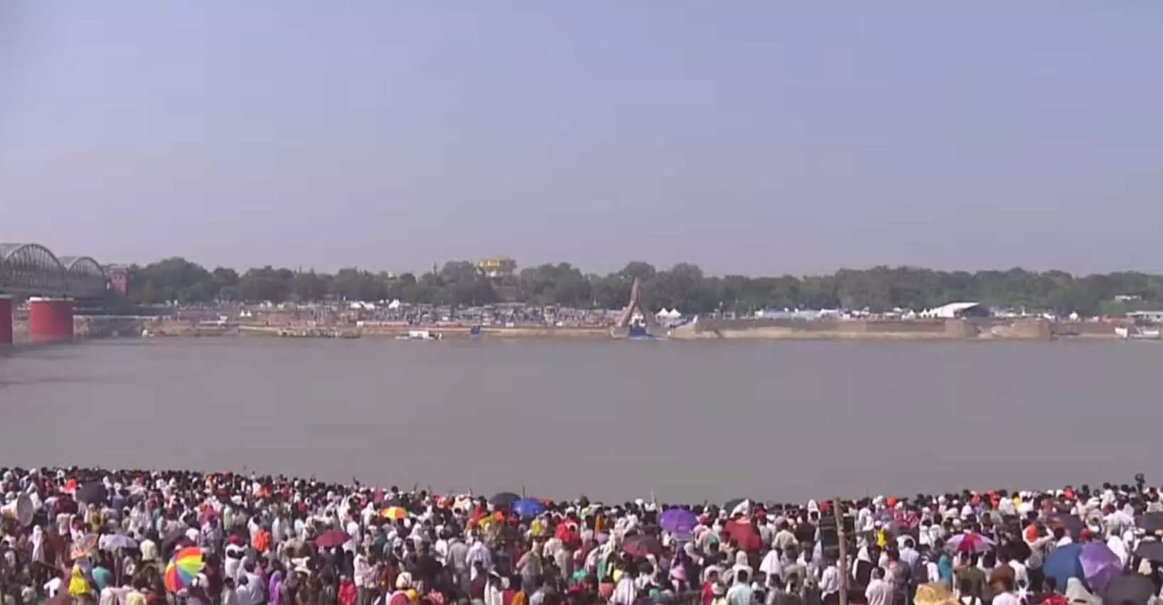 Varanasi Air Show 2026: वाराणसी के नमो घाट पर भव्य एयर शो, पीएम मोदी मौजूद Varanasi Air Show 2026: वाराणसी के नमो घाट पर भव्य एयर शो, पीएम मोदी मौजूद