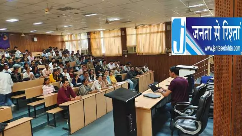 सिरसा विश्वविद्यालय के छात्र कोडिंग से बना रहे नए समाधान सिरसा विश्वविद्यालय के छात्र कोडिंग से बना रहे नए समाधान