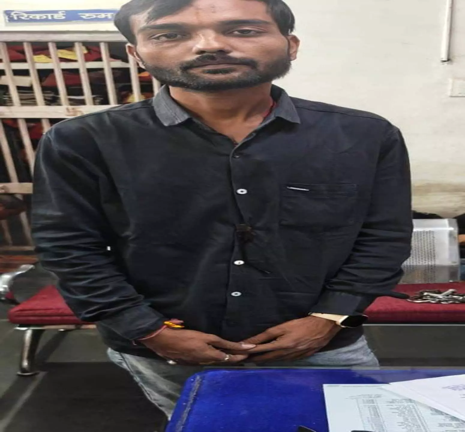 रायपुर के CSEB मैदान में चाकू लेकर घूम रहा युवक गिरफ्तार रायपुर के CSEB मैदान में चाकू लेकर घूम रहा युवक गिरफ्तार