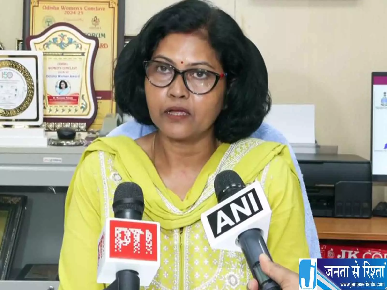 ओडिशा में चक्रवाती तूफान का खतरा, 5 जिलों में रेड अलर्ट जारी ओडिशा में चक्रवाती तूफान का खतरा, 5 जिलों में रेड अलर्ट जारी