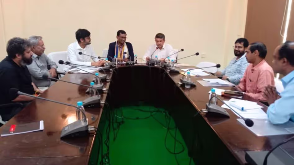 अगरतला में खुलेगा फिल्म इंस्टीट्यूट: त्रिपुरा सरकार और SRFTI के बीच करार अगरतला में खुलेगा फिल्म इंस्टीट्यूट: त्रिपुरा सरकार और SRFTI के बीच करार