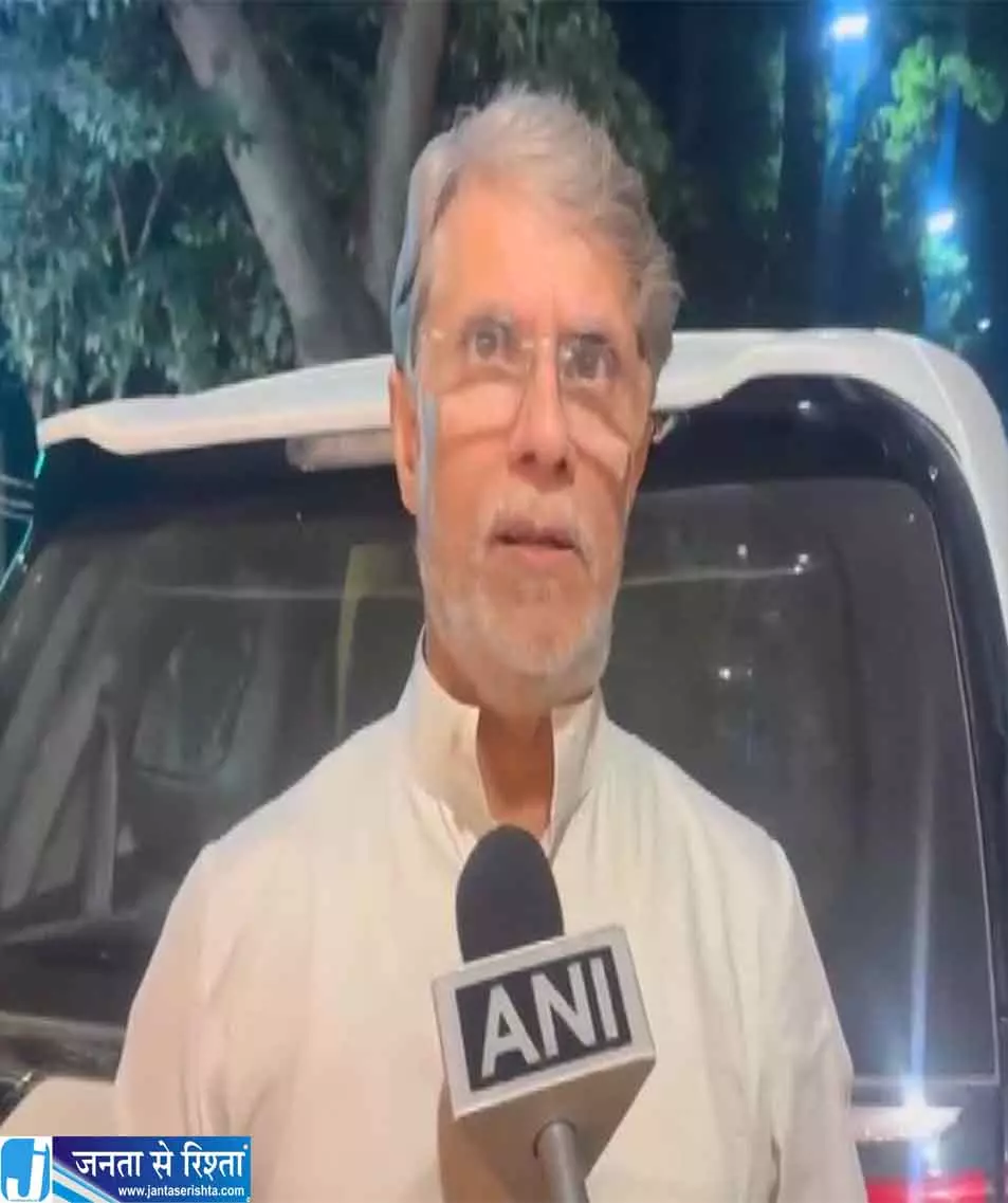 खड़गे के बयान पर सियासी घमासान, पवन खेड़ा ने दी सफाई खड़गे के बयान पर सियासी घमासान, पवन खेड़ा ने दी सफाई