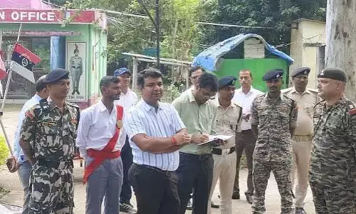 अग्निशामकों के शानदार टीमवर्क की निदेशक ने की प्रशंसा
