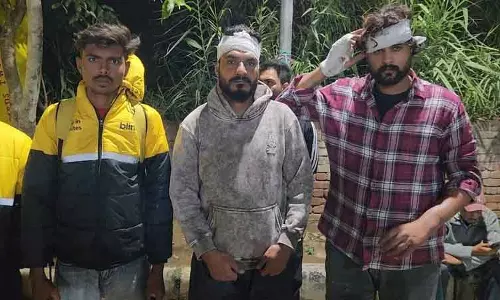 तरनतारन में मारपीट, कंपनी के 2 कर्मचारी गंभीर घायल तरनतारन में मारपीट, कंपनी के 2 कर्मचारी गंभीर घायल