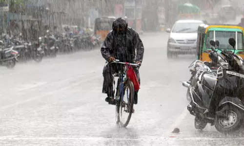 तमिलनाडु के कई हिस्सों में भारी बारिश के कारण आज स्कूल बंद तमिलनाडु के कई हिस्सों में भारी बारिश के कारण आज स्कूल बंद