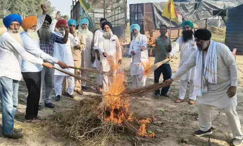 अमृतसर के गांव में किसानों ने जताया AAP के खिलाफ विरोध