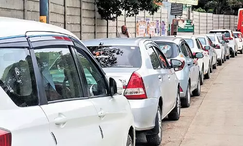 बेंगलुरु में पार्किंग शुल्क पर बवाल, सरकार वापस ले सकती है प्रस्ताव