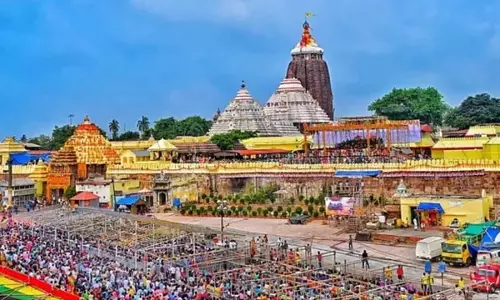 बंगाल की खाड़ी में चक्रवाती तूफान का खतरा, पुरी जाने वाले पर्यटक रहें सतर्क बंगाल की खाड़ी में चक्रवाती तूफान का खतरा, पुरी जाने वाले पर्यटक रहें सतर्क