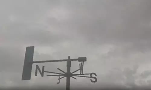 बंगाल की खाड़ी में बना गहरा दबाव अर्नब तूफान में बदला, आईएमडी ने आंध्र प्रदेश के लिए जारी किया रेड अलर्ट बंगाल की खाड़ी में बना गहरा दबाव अर्नब तूफान में बदला, आईएमडी ने आंध्र प्रदेश के लिए जारी किया रेड अलर्ट