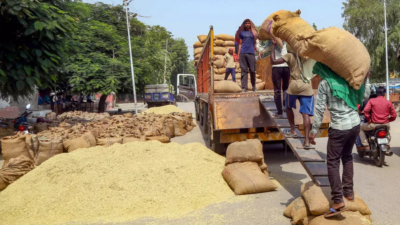 तेलंगाना: धान की कीमतों में उछाल, रिकॉर्ड तोड़ दाम