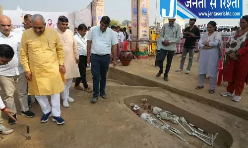 हांसी में राखीगढ़ी उत्सव का आकर्षण बनी हड़प्पा विरासत और ग्रामीण शिल्पकला हांसी में राखीगढ़ी उत्सव का आकर्षण बनी हड़प्पा विरासत और ग्रामीण शिल्पकला