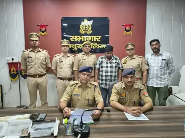 महिलाओं को जाल में फंसाकर करता था ठगी, 30 लाख के गहने मिले