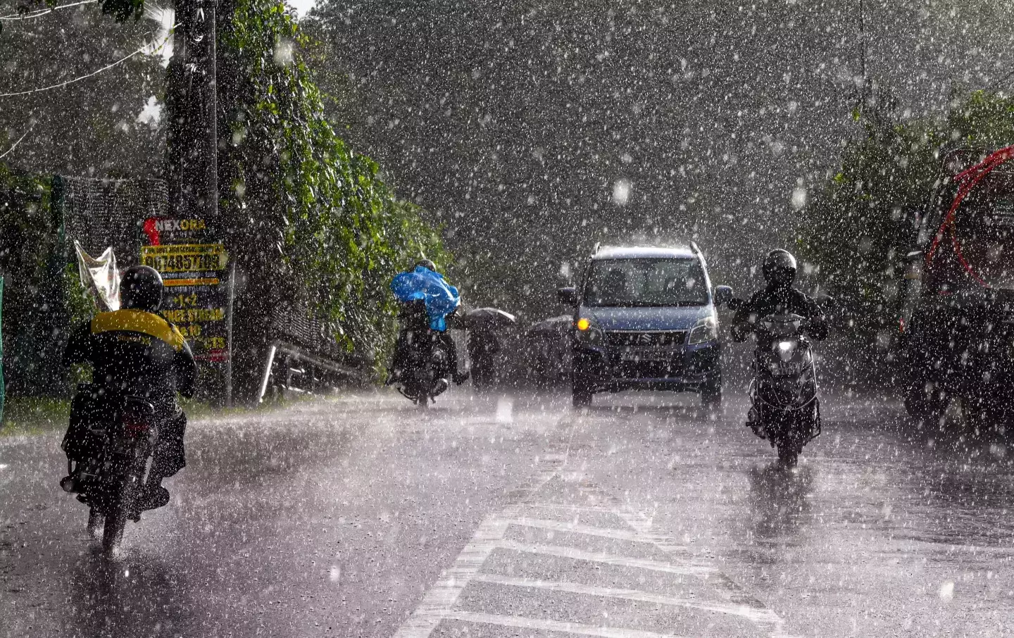 Tamil Nadu: पुडुचेरी में मूसलाधार बारिश से जलमग्न, डिप्रेशन बना हुआ है