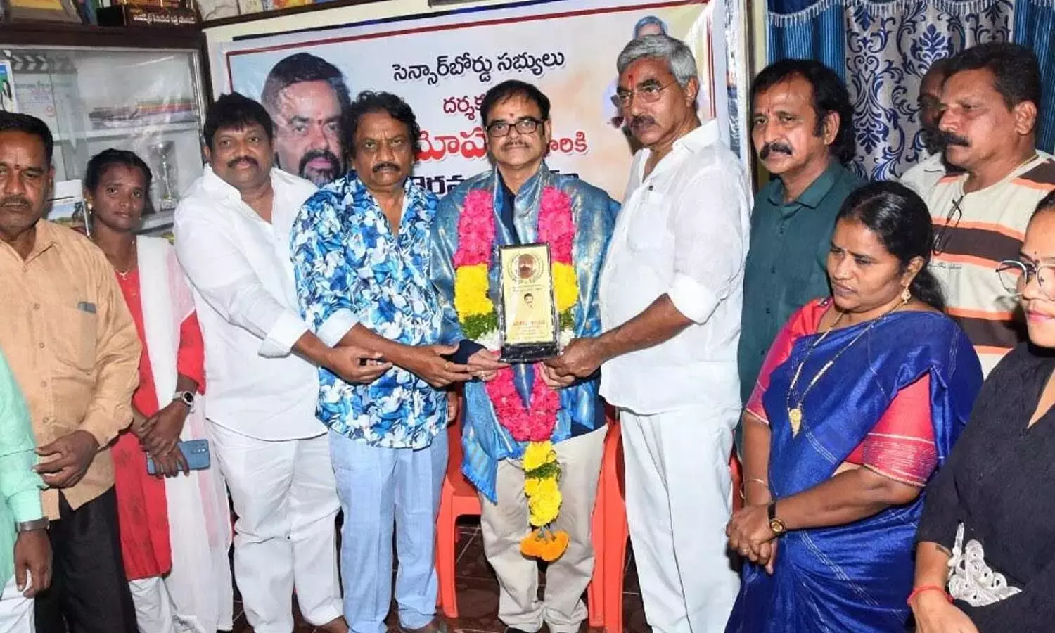 Andhra: मोहन से सेंसर बोर्ड की कैंची तेज करने का आग्रह