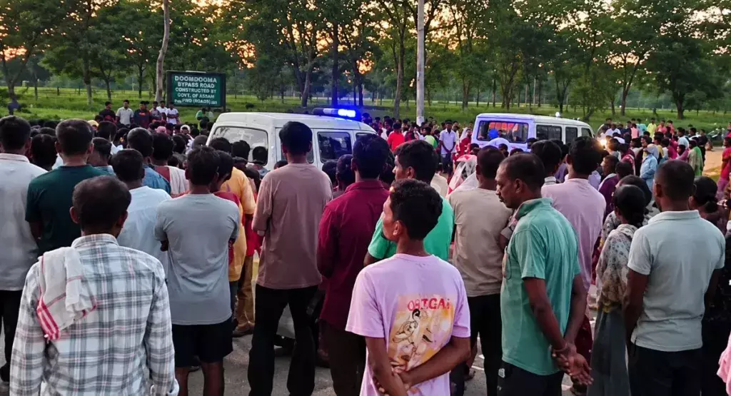 मुआवजे के आश्वासन पर डूमडूमा बाईपास प्रदर्शन समाप्त