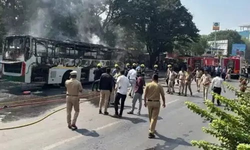 पुणे में इलेक्ट्रिक बस में लगी भीषण आग, सभी 17 यात्री सुरक्षित