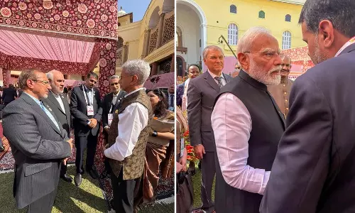 ब्रिक्स संसदीय मंच से इतर पीएम मोदी, जयशंकर और शशि थरूर से मिले ईरानी प्रतिनिधि ब्रिक्स संसदीय मंच से इतर पीएम मोदी, जयशंकर और शशि थरूर से मिले ईरानी प्रतिनिधि