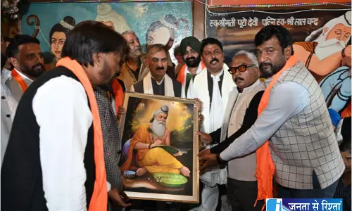 वाल्मीकि जयंती पर CM सुक्खू ने मंदिर में टेका माथा वाल्मीकि जयंती पर CM सुक्खू ने मंदिर में टेका माथा