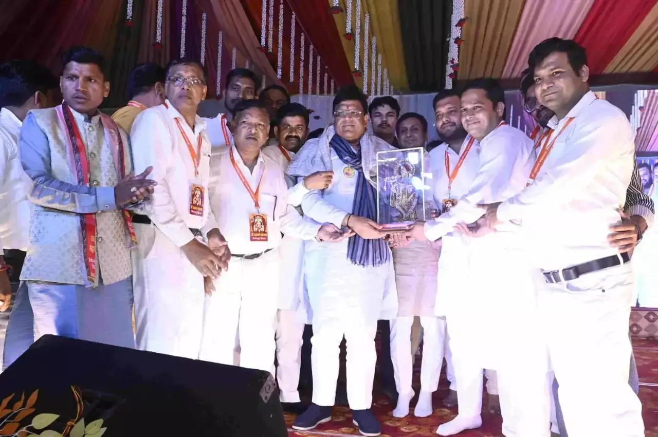 एकता और सहयोग की राह दिखाते हैं महाराजा अग्रसेन के विचार : गोयल एकता और सहयोग की राह दिखाते हैं महाराजा अग्रसेन के विचार : गोयल