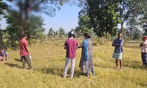21 वर्षीय युवक का पेड़ पर लटका मिला शव, पुलिस जांच जारी
