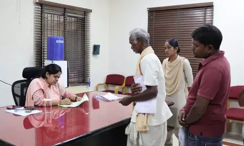 जनदर्शन में अपर कलेक्टर ने सुनीं आमजनों की समस्याएं