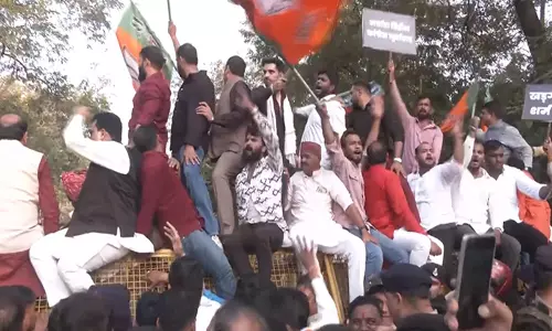 भोपाल में खड़गे की टिप्पणी पर सियासी बवाल भोपाल में खड़गे की टिप्पणी पर सियासी बवाल