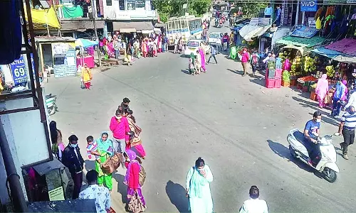 करवाचौथ की खरीददारी से पंचरुखी के बाजार गुलजार