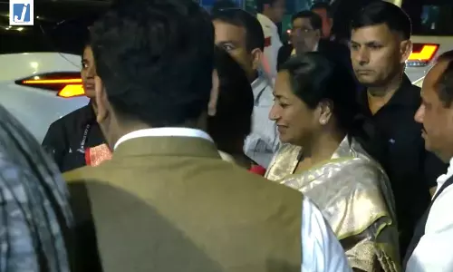 BJP नेता शाहनवाज हुसैन के बेटे के रिसेप्शन में पहुंचीं CM रेखा गुप्ता