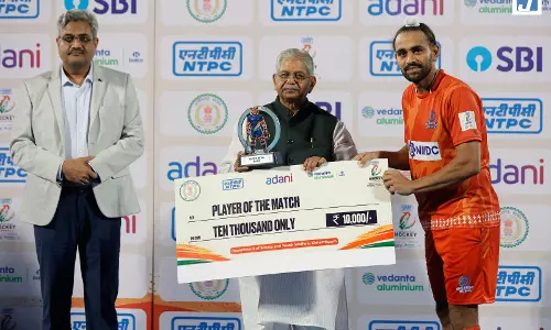 छत्तीसगढ़ हॉकी लीग में रोमांचक मुकाबला, संस्कारधानी स्ट्राइकर्स ने हासिल किया पहला अंक छत्तीसगढ़ हॉकी लीग में रोमांचक मुकाबला, संस्कारधानी स्ट्राइकर्स ने हासिल किया पहला अंक
