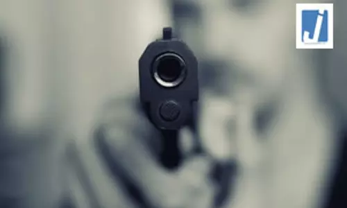 ताबड़तोड़ गोलीबारी से दहशत! बोरा सर्विस इलाके में 4 लोगों की मौत की खबर