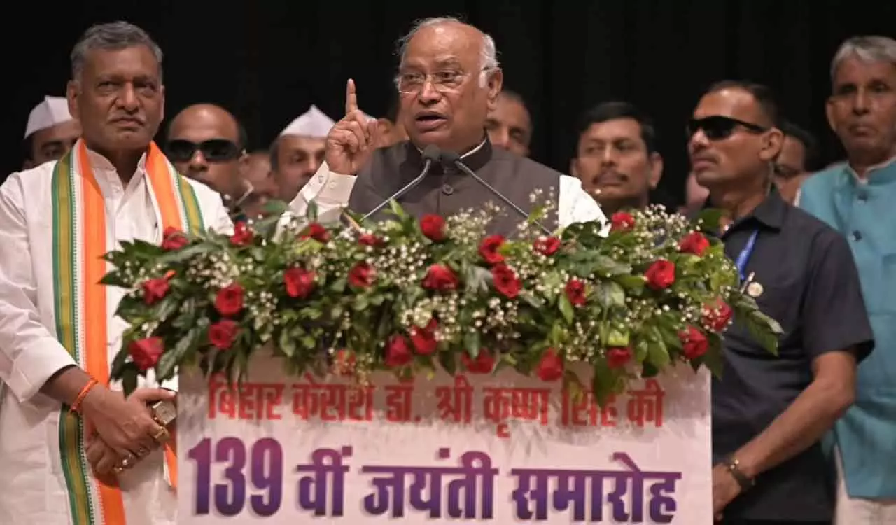 पीएम मोदी के पिता पर टिप्पणी, खड़गे के खिलाफ पुलिस में शिकायत पीएम मोदी के पिता पर टिप्पणी, खड़गे के खिलाफ पुलिस में शिकायत