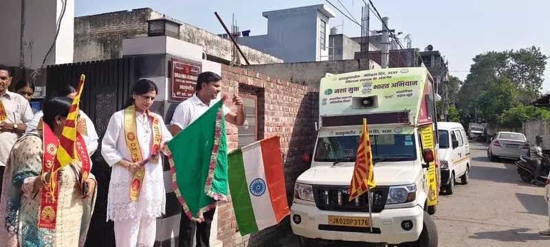 यमुनानगर में एलईडी जागरूकता वैन का शुभारंभ यमुनानगर में एलईडी जागरूकता वैन का शुभारंभ
