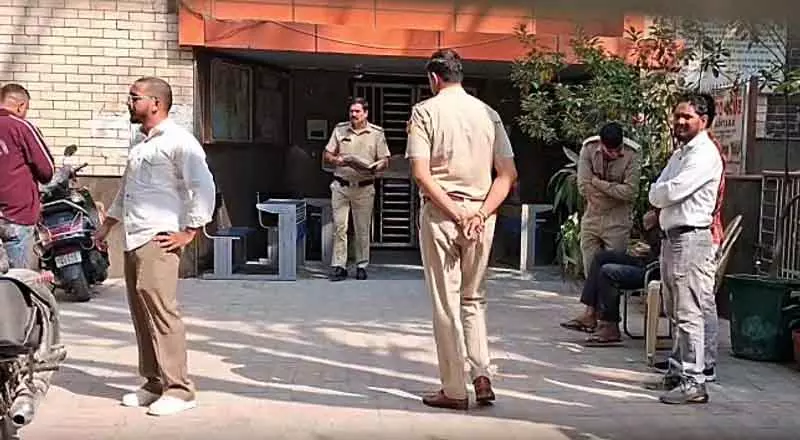 दिल्ली स्कूल छात्र मौत मामले में दो सप्ताह का अल्टीमेटम दिल्ली स्कूल छात्र मौत मामले में दो सप्ताह का अल्टीमेटम