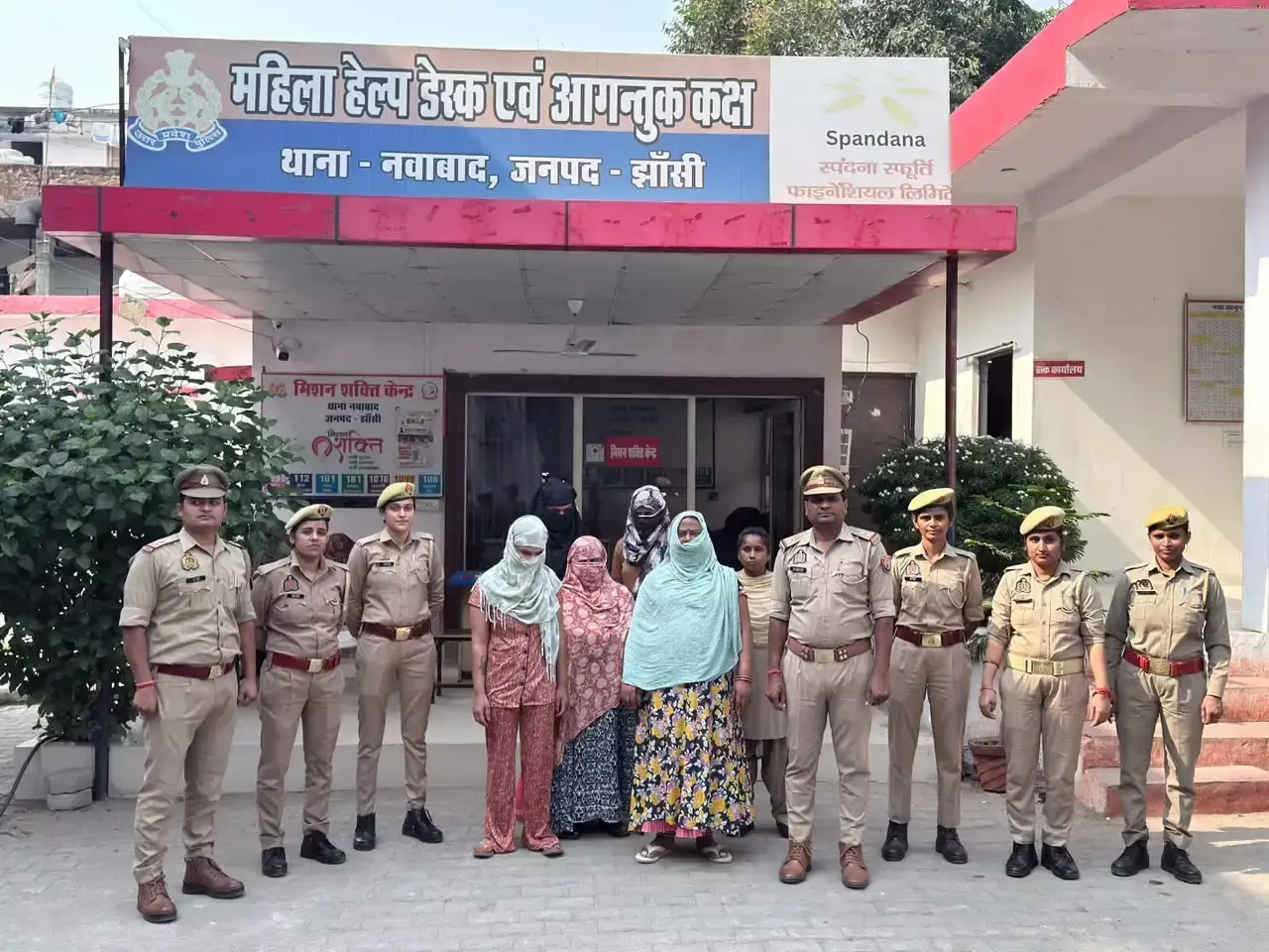 बैरियर लगाकर प्रदर्शन करने वालों पर कार्रवाई, पांच गिरफ्तार बैरियर लगाकर प्रदर्शन करने वालों पर कार्रवाई, पांच गिरफ्तार