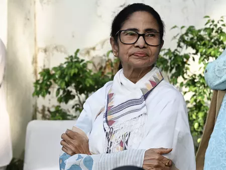 ममता बनर्जी ने अपनी पार्टी के स्थानीय नेताओं और कार्यकर्ताओं के बारे में जिलावार मांगी रिपोर्ट ममता बनर्जी ने अपनी पार्टी के स्थानीय नेताओं और कार्यकर्ताओं के बारे में जिलावार मांगी रिपोर्ट