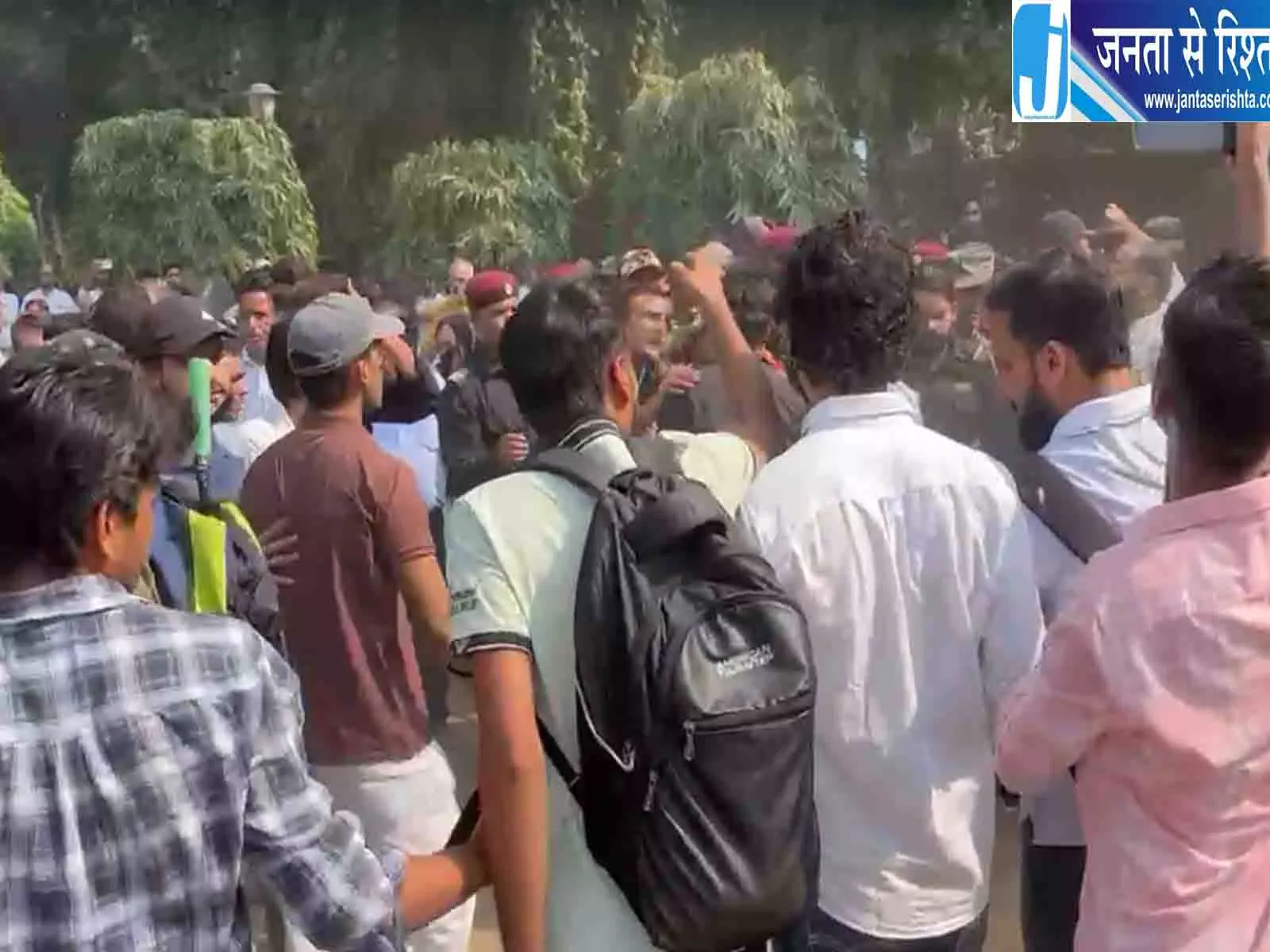 छात्रों के आंदोलन का असर, जामिया प्रशासन ने बदला फैसला छात्रों के आंदोलन का असर, जामिया प्रशासन ने बदला फैसला